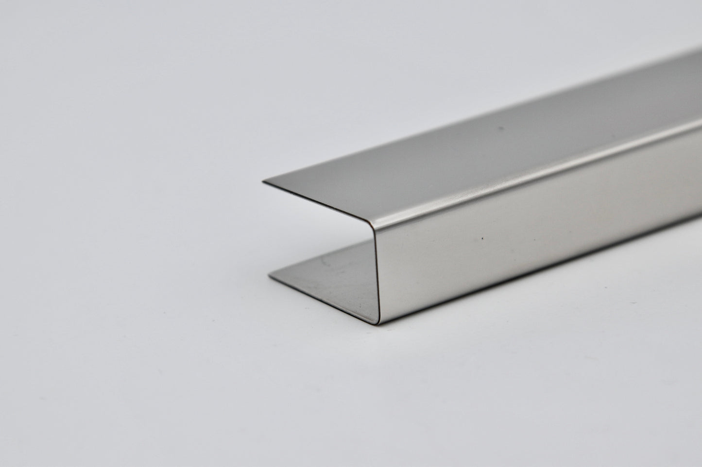 Finitura acciaio inox lucido cm. 200 - PRV0029